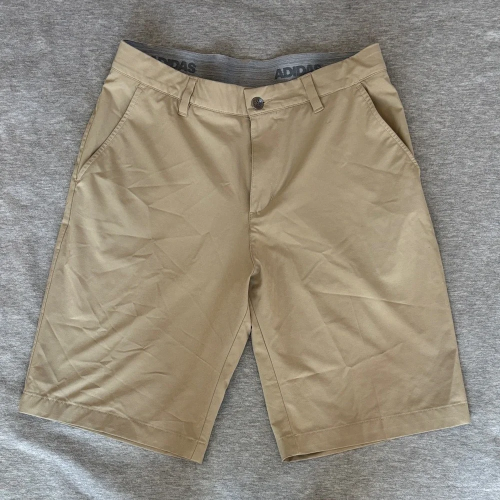 Ex Condition! Men’s Adidas khaki flat front golf shorts 30” waist 10” inseam
